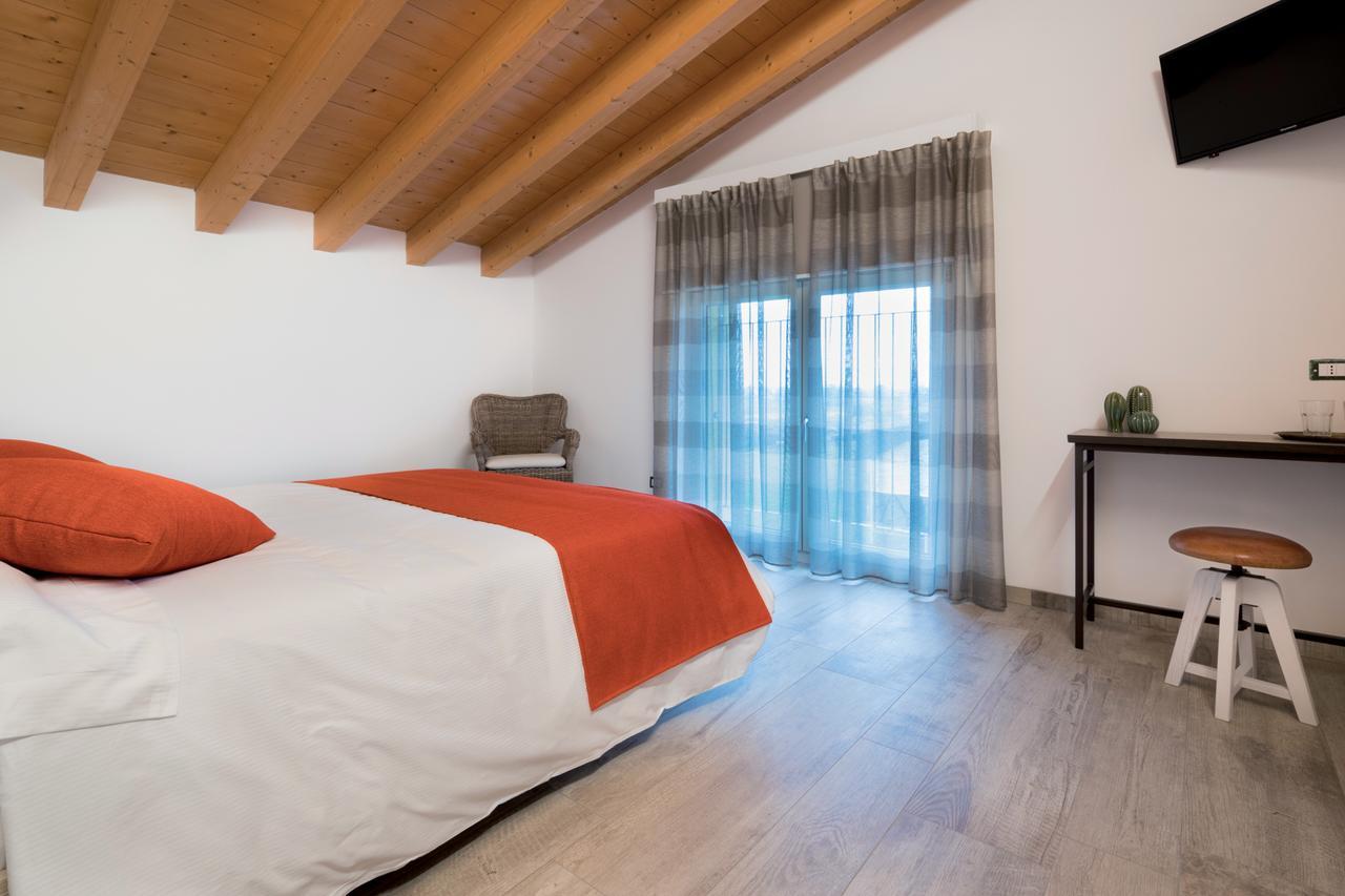 Agriturismo Camisi Qh Cambiago Exterior photo